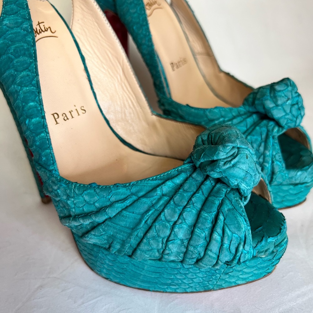 SALE!!! Christian Louboutin turquoise peep toe, size 37 1/2 - Picture 3 of 13